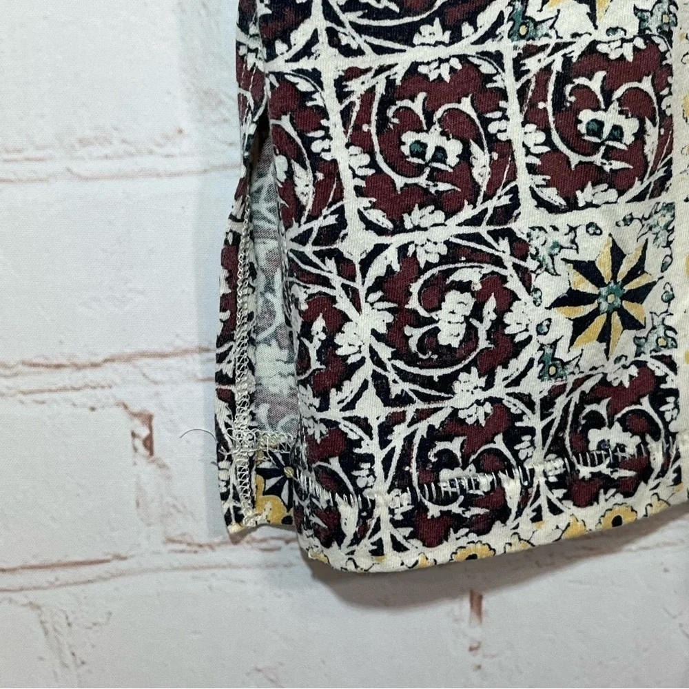 Lucky Brand Aztec Floral T Shirt Womens Small Short Sleeve Hem Slits - Picture 7 of 7